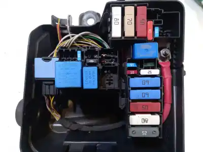 Second-hand car spare part fuse box unit for dacia duster (hs_) 1.5 dci oem iam references 243809584r  243825499r