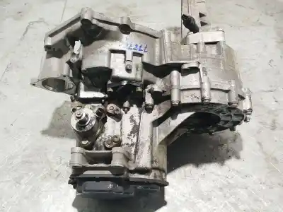 Second-hand car spare part gearbox for volkswagen transporter iv furgón (70a, 70h, 7da, 7dh) 1.9 td oem iam references dql  10040