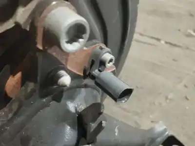Peça sobressalente para automóvel em segunda mão charrió / suporte de eixo de trás por volkswagen t-roc (a11, d11) 1.0 tsi referências oem iam 5q0501049bj  