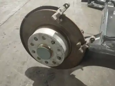 Peça sobressalente para automóvel em segunda mão charrió / suporte de eixo de trás por volkswagen t-roc (a11, d11) 1.0 tsi referências oem iam 5q0501049bj  