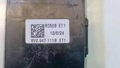 Автозапчасти б/у внутренний свет за audi q3 (f3b) 35 tdi ссылки oem iam 8v0947111bet1  