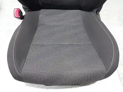 Автозапчастина б/у комплект сидів для toyota auris ranchera familiar (_e18_) 1.8 hybrid (zwe186_) посилання на oem iam   