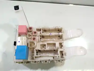 Piesă de schimb auto la mâna a doua panou siguranțe pentru toyota auris (_e15_) 1.4 d-4d (nde150_) referințe oem iam 8273002j70