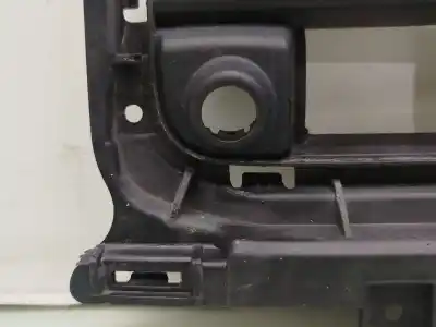 Автозапчастина б/у центральна решіта бампера для mini mini countryman (f60) one посилання на oem iam 51117390525  