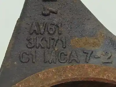 Second-hand car spare part front left knuckle for ford c-max ii (dxa/cb7, dxa/ceu) 1.6 tdci oem iam references 1686604  av613k171