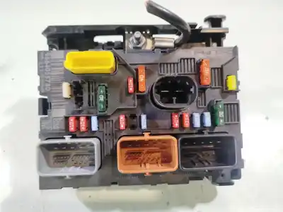 Pezzo di ricambio per auto di seconda mano Scatola Relè/fusibili per PEUGEOT 207/207+ (WA_, WC_) 1.4 HDI Riferimenti OEM IAM 9664055780  