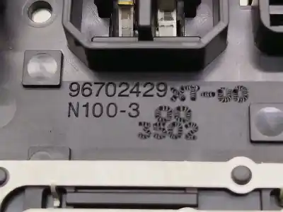 Second-hand car spare part interior light for citroen ds5 2.0 hdi 165 oem iam references 96702429xt  n1003