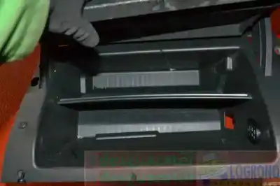 Автозапчастина б/у бардачок для opel astra gtc 1.9 cdti посилання на oem iam 13148919  13191510