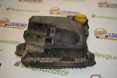 Tweedehands auto-onderdeel Luchtfilter voor RENAULT TRAFIC COMBI (AB 4.01) 2.0 dCi Diesel FAP CAT OEM IAM-referenties 8200760899  8200760899