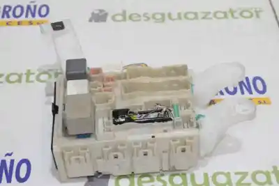 Second-hand car spare part fuse box unit for toyota auris sol oem iam references 74700211