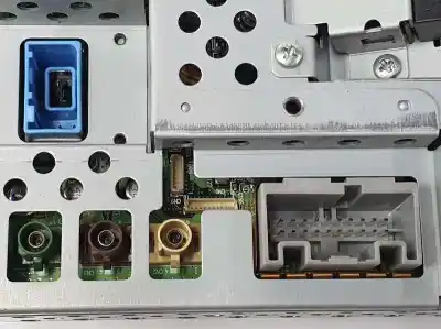 Second-hand car spare part multifunction display for land rover range rover sport i (l320) 2.7 d 4x4 oem iam references yie500190  8h2210e889ac