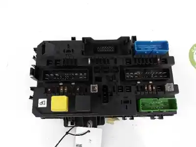 Peça sobressalente para automóvel em segunda mão caixa de fusíveis e relés por opel astra gtc 1.9 16v cdti cat (z 19 dth / lrd) referências oem iam 13181278