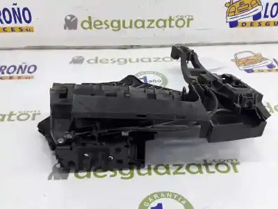 Recambio de automóvil de segunda mano de Cerradura Puerta Delantera Izquierda para FORD FOCUS BERLINA 1.6 Ti-VCT referencias OEM IAM 4892459  