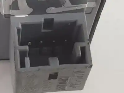 Peça sobressalente para automóvel em segunda mão botão / interruptor elevador vidro traseiro direito por audi a4 berlina (b8) 1.8 16v tfsi referências oem iam 8k0959855a