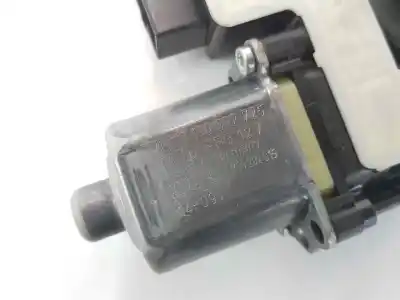 Автозапчастина б/у двиг скла задне ліво для seat leon (5f1) 2.0 tdi посилання на oem iam 5q0959407a  0130822725