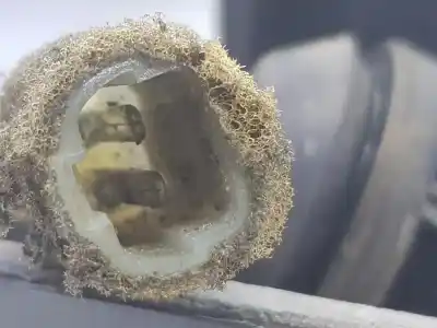 Автозапчасти б/у кронштейн номерного знака за mitsubishi montero iii (v7_w, v6_w) 3.2 di-d (v68w) ссылки oem iam mr526992  mr526992