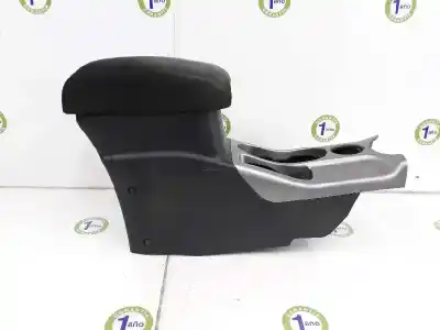Автозапчасти б/у центральный подлокотник за mitsubishi outlander (cw0) 2.0 di-d cat ссылки oem iam 8011a083  8011a165xa