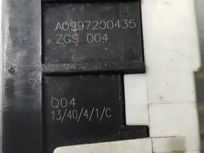 Second-hand car spare part front right door lock for clase c clase c lim. 2.1 cdi oem iam references a2047203035  a2047203035