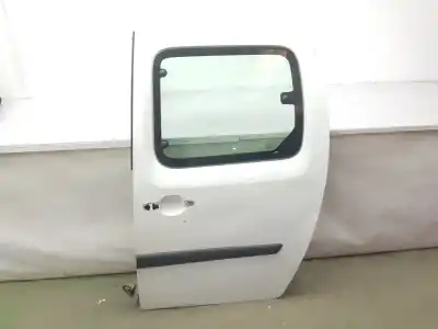 Recambio de automóvil de segunda mano de PUERTA LATERAL CORREDERA IZQUIERDA para RENAULT KANGOO  referencias OEM IAM 7751478142 7751478142 BLANCO O389 