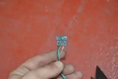 Peça sobressalente para automóvel em segunda mão espelho retrovisor direito por bmw 3 (e46) 320 d referências oem iam 51168245128  