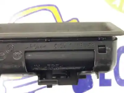 Second-hand car spare part tailgate back door handle for bmw 5 (e60) 520 d oem iam references 51247118158  