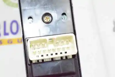 Second-hand car spare part left front power window switch for hyundai tucson 2.0 crdi oem iam references 935702e000dd  935702e250z9