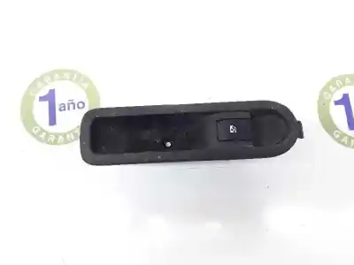 Pièce détachée automobile d'occasion commande de lève vitre arrière droit pour renault scénic ii (jm0/1_) 1.9 dci (jm0g, jm12, jm1g, jm2c) références oem iam 8200220507