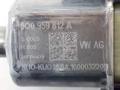 Автозапчастина б/у двигатель заднього правого скла для skoda superb 1.4 16v tsi посилання на oem iam 5q0959812a  0130822724