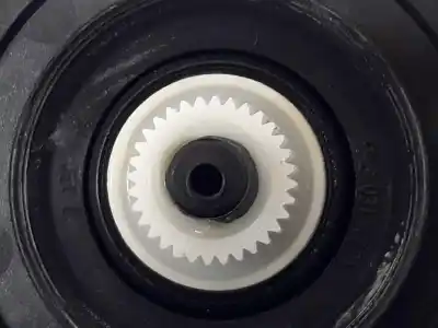 Автозапчастина б/у двигатель заднього правого скла для skoda superb 1.4 16v tsi посилання на oem iam 5q0959812a  0130822724