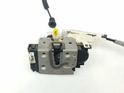 Second-hand car spare part left front door lock for clase c clase c lim. 2.1 cdi oem iam references a0997200135  a2047202735