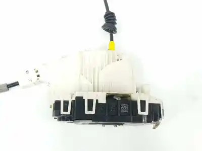 Second-hand car spare part left front door lock for clase c clase c lim. 2.1 cdi oem iam references a0997200135  a2047202735