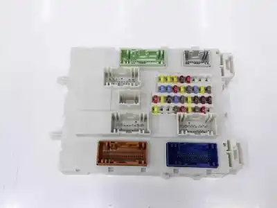 Pièce détachée automobile d'occasion BOÎTES À FUSIBLES pour FORD KUGA  Références OEM IAM 4593986  4593986