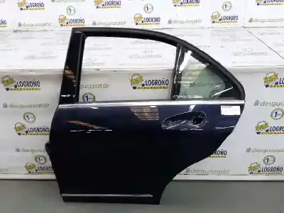 Recambio de automóvil de segunda mano de PUERTA TRASERA IZQUIERDA para MERCEDES CLASE C BERLINA (BM 204)  referencias OEM IAM A2047302100 A2047302100 COLOR AZUL OSCURO 