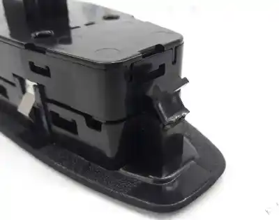 Pièce détachée automobile d'occasion commande de lève vitre avant gauche pour bmw serie 1 berlina 5p (f20) 2.0 116d références oem iam 61319208109  61319208109