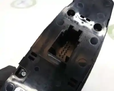 Pièce détachée automobile d'occasion commande de lève vitre avant gauche pour bmw serie 1 berlina 5p (f20) 2.0 116d références oem iam 61319208109  61319208109