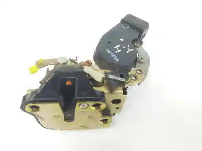 Pièce détachée automobile d'occasion serrure de porte arrière gauche pour toyota land cruiser j9 td gx 5ptas. références oem iam 6906060020
