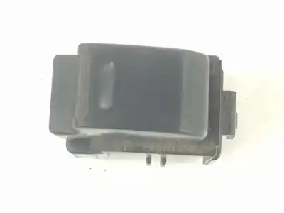 Pièce détachée automobile d'occasion commande de lève vitre avant droit pour toyota land cruiser j9 td gx 5ptas. références oem iam 8481032070
