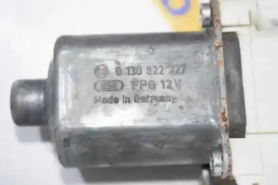 Peça sobressalente para automóvel em segunda mão elevador de vidros dianteiro direito por bmw serie 1 berlina 5p (f20) bmw 120d xdrive referências oem iam 51337138466  51337138466