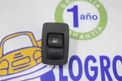 Peça sobressalente para automóvel em segunda mão botão / interruptor elevador vidro traseiro direito por bmw serie 1 berlina 5p (f20) bmw 120d xdrive referências oem iam 61316945874  61316945874