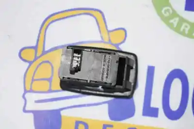 Peça sobressalente para automóvel em segunda mão botão / interruptor elevador vidro traseiro direito por bmw serie 1 berlina 5p (f20) bmw 120d xdrive referências oem iam 61316945874  61316945874