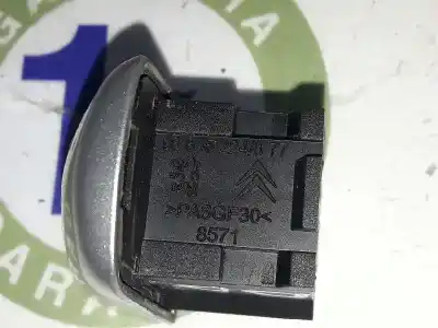 Peça sobressalente para automóvel em segunda mão puxador exterior frente direito por peugeot partner (s2) 1.6 16v hdi cat referências oem iam 9681635077  9101gh