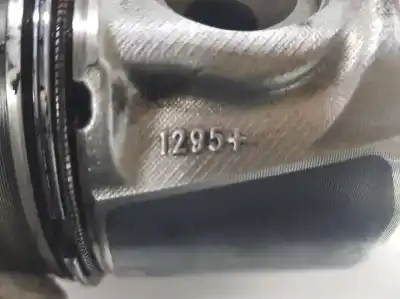 Second-hand car spare part piston for renault master kasten 2.3 dci diesel cat oem iam references 120a11957r