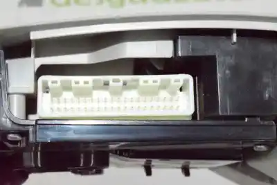Pièce détachée automobile d'occasion lumière intérieure pour lexus is200 (ds2/is2) 2.2 d-cat références oem iam 8126053060b0  8126053060b0