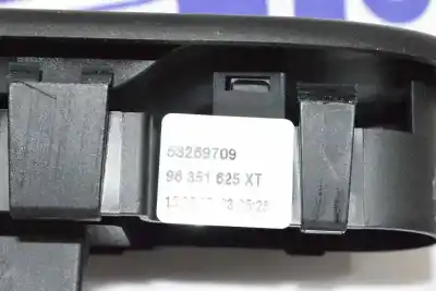 Second-hand car spare part right front power window switch for peugeot 307 break (3e) 1.6 hdi 110 oem iam references 96351625xt  
