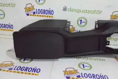 Автозапчасти б/у центральный подлокотник за volvo v40 1.6 diesel cat ссылки oem iam 31389451  01302307