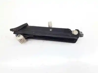 Second-hand car spare part JACK for MERCEDES-BENZ CLASE C (W203)  OEM IAM references A2035830415  A2035830415