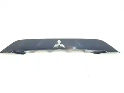 Автозапчасти б/у задние молдинги за mitsubishi outlander (cw0) 2.0 di-d cat ссылки oem iam 5817a022zz  5817a022ba