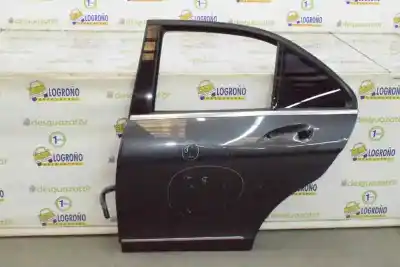 Recambio de automóvil de segunda mano de PUERTA TRASERA IZQUIERDA para CLASE C CLASE C BERLINA  referencias OEM IAM A2047300105  A2047300105
