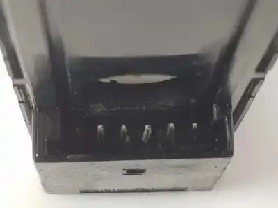 Second-hand car spare part hazard warning lights for bmw 3 (e46) 328 i oem iam references 8368920  61318368920