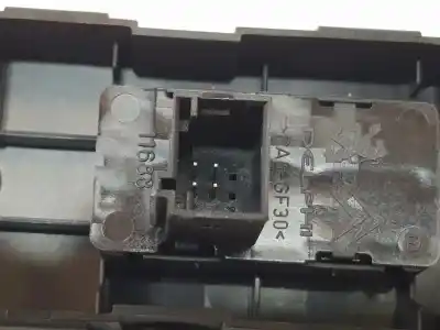 Peça sobressalente para automóvel em segunda mão botão / interruptor elevador vidro dianteiro direito por peugeot 308 i (4a_, 4c_) 1.6 16v referências oem iam 96565184xt